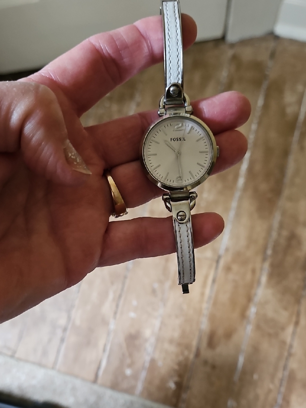 Fossil Women's Rose Silver and White Leather Strap Watch